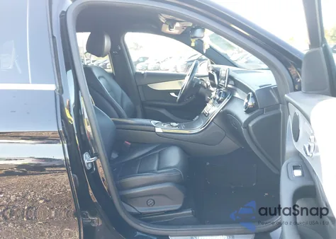 2019 Mercedes-Benz Glc 300 z USA, uszkodzony, nr VIN WDC0G4JB0KV142349